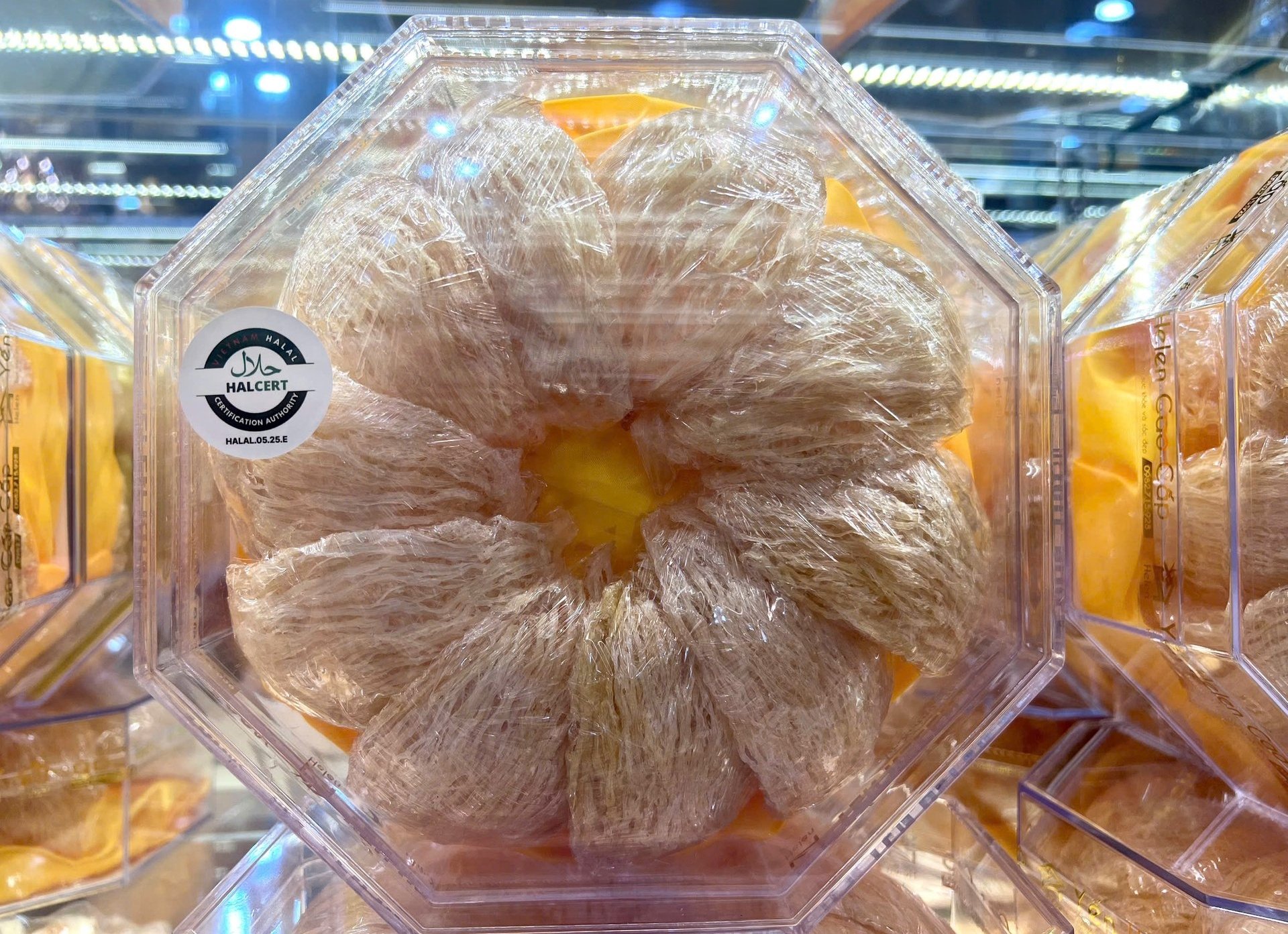 Sản phẩm yến thô của Yến Helen đạt Chứng nhận sản phẩm Halal. Ảnh: Đồng Thái.